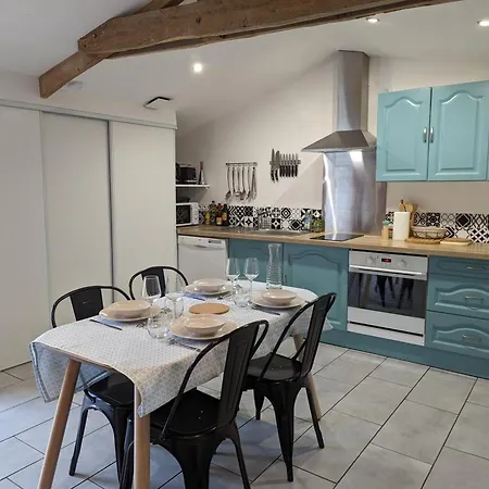 Maison Charentaise Avec Piscine Chauffee, Jardin Prive Et Proche Commerces, Ideale Pour Couples - Fr-1-653-228