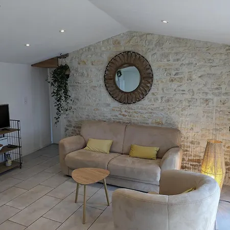 Feriehus Maison Charentaise Avec Piscine Chauffee, Jardin Prive Et Proche Commerces, Ideale Pour Couples - Fr-1-653-228