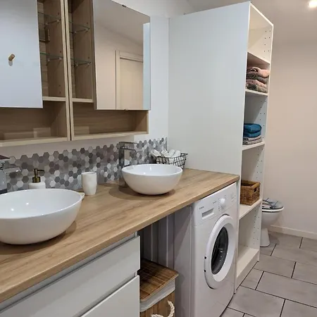 Maison Charentaise Avec Piscine Chauffee, Jardin Prive Et Proche Commerces, Ideale Pour Couples - Fr-1-653-228 Aunac-sur-Charente