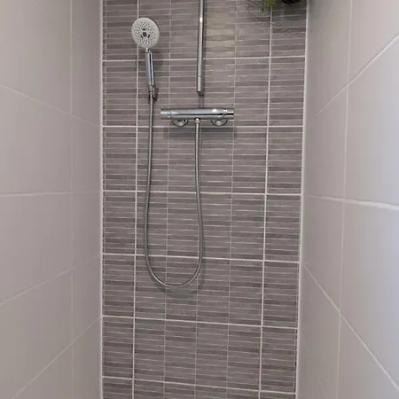 Maison Charentaise Avec Piscine Chauffee, Jardin Prive Et Proche Commerces, Ideale Pour Couples - Fr-1-653-228 *