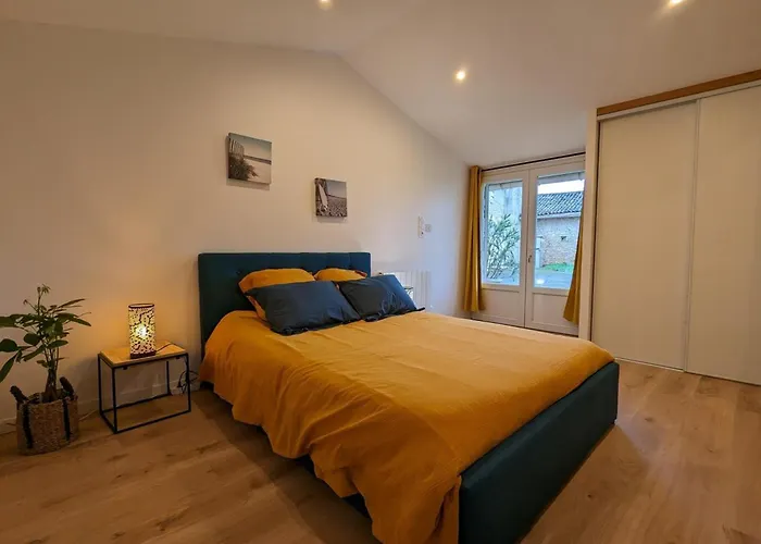 펜션 Maison Charentaise Avec Piscine Chauffee, Jardin Prive Et Proche Commerces, Ideale Pour Couples - Fr-1-653-228 Aunac-sur-Charente