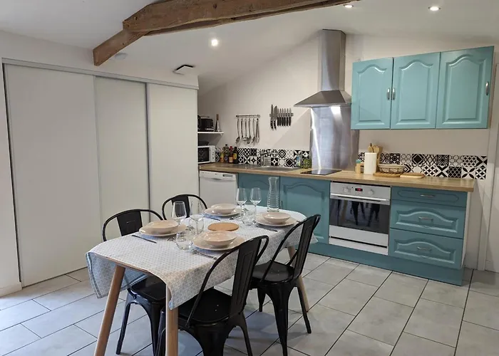 Maison Charentaise Avec Piscine Chauffee, Jardin Prive Et Proche Commerces, Ideale Pour Couples - Fr-1-653-228