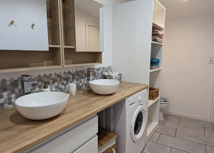 Maison Charentaise Avec Piscine Chauffee, Jardin Prive Et Proche Commerces, Ideale Pour Couples - Fr-1-653-228 Aunac-sur-Charente