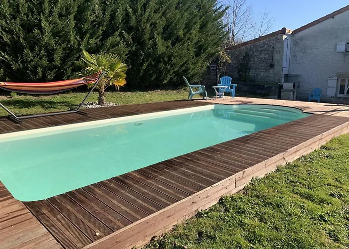 펜션 Maison Charentaise Avec Piscine Chauffee, Jardin Prive Et Proche Commerces, Ideale Pour Couples - Fr-1-653-228 Aunac-sur-Charente